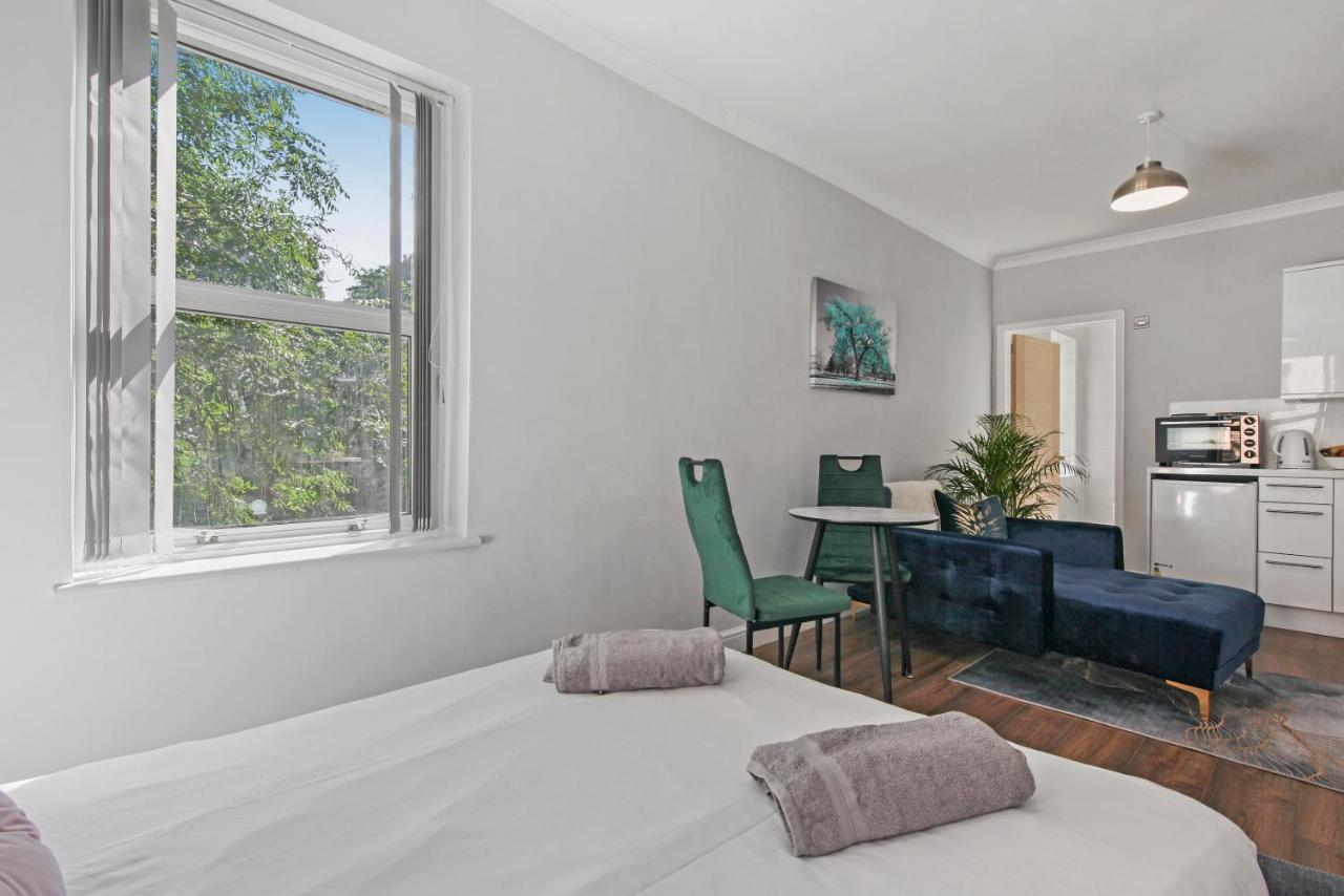 Stunning Flat With Free On-street Parking! Apartment *